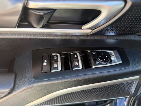Used 2025 Kia Telluride S AWD/4WD image 12