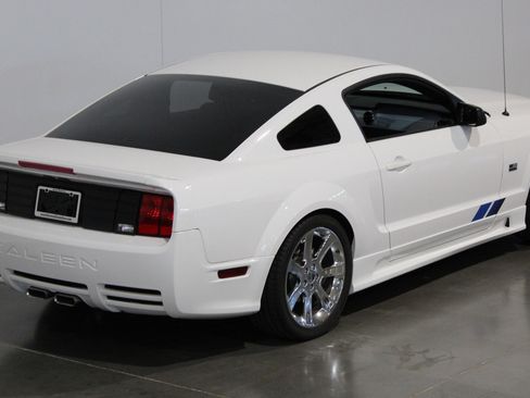 Used 2005 Ford Mustang GT RWD image 19