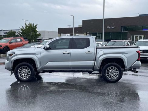 Used 2024 Toyota Tacoma Limited w/ Limited Package (LT) AWD/4WD image 26