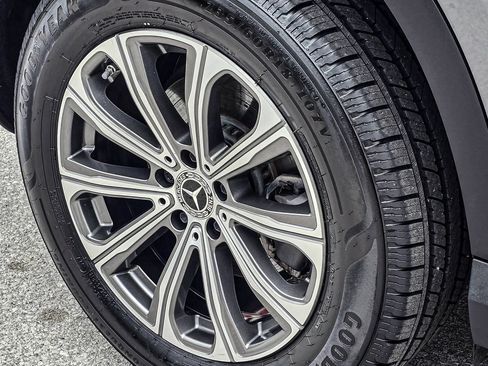 Used 2023 Mercedes-Benz GLC 300 4MATIC image 9