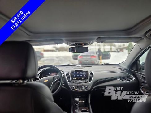 Used 2022 Chevrolet Malibu Premier image 11