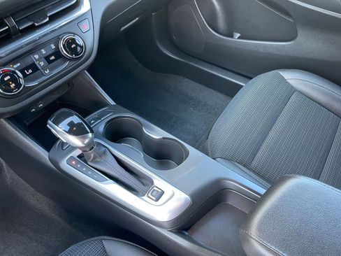 Used 2025 Buick Envista Preferred image 41