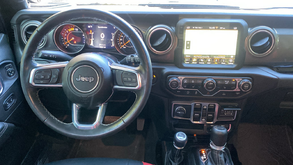 Used 2022 Jeep Wrangler Unlimited Sahara w/ LED Lighting Group AWD/4WD image 20