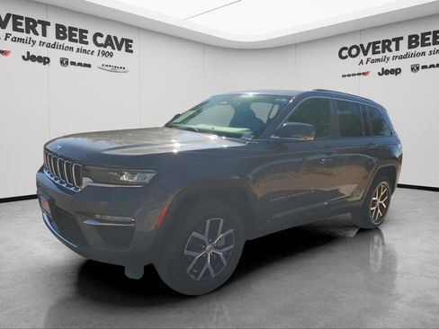 Used 2024 Jeep Grand Cherokee Limited image 3