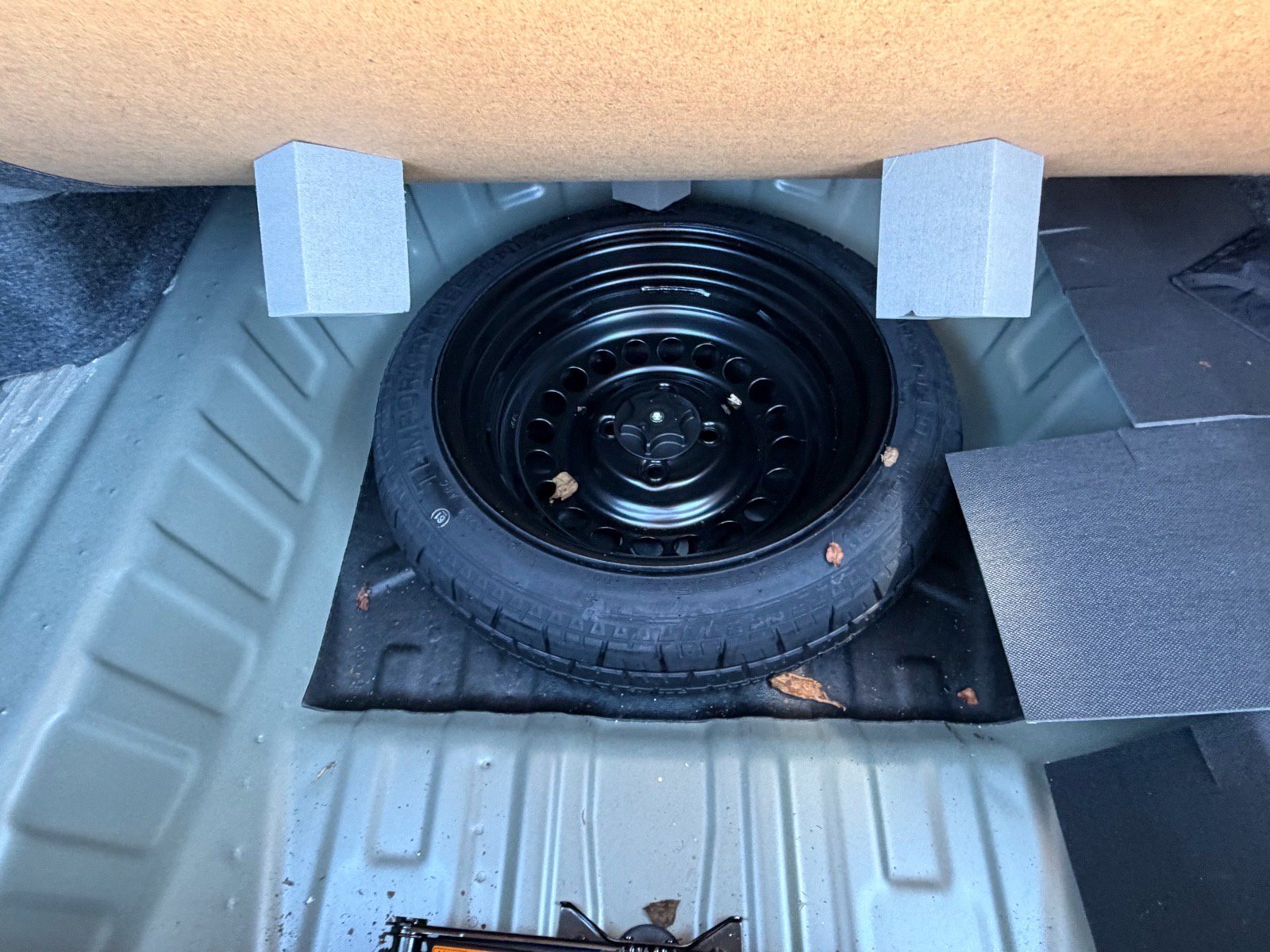 Used 2024 Nissan Versa SR w/ Trunk Package FWD image 46
