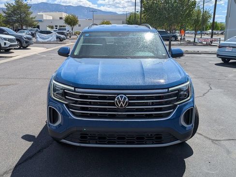 Used 2025 Volkswagen Atlas SE image 3