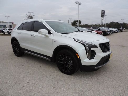 Used 2021 Cadillac XT4 Premium Luxury w/ LPO, Onyx Sport Package image 3