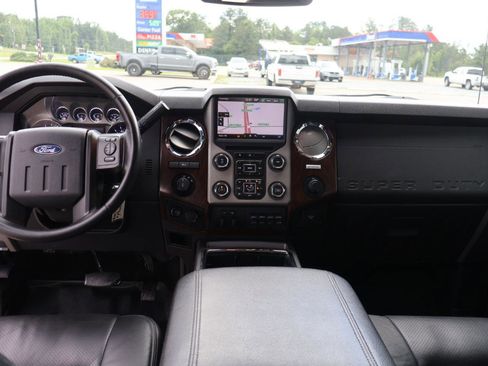 Used 2015 Ford F250 Lariat w/ Lariat Ultimate Package AWD/4WD image 8