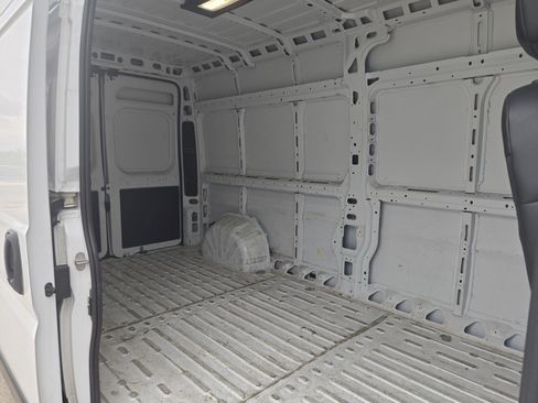 Used 2024 RAM ProMaster 2500 w/ Convenience Group FWD image 20