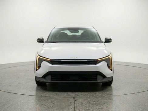 Used 2025 Kia K4 FWD image 2