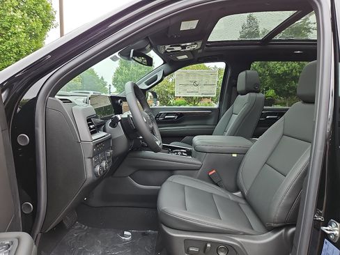 New 2026 Chevrolet Tahoe Z71 w/ Comfort Package AWD/4WD image 6