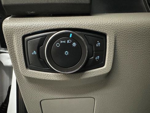 Used 2022 Ford F250 XL w/ Power Equipment Group image 17