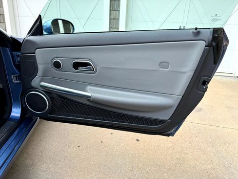 Used 2005 Chrysler Crossfire Limited image 17