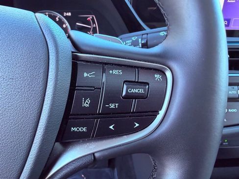 Certified 2025 Lexus ES 350 w/ Premium Package image 21