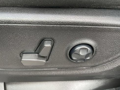 Used 2021 RAM 1500 Big Horn AWD/4WD image 12