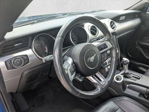 Used 2018 Ford Mustang Convertible RWD image 9