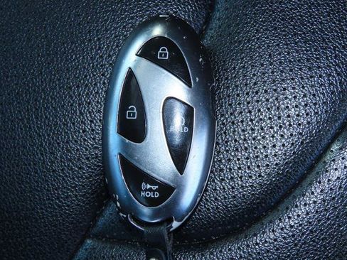 Used 2024 Hyundai Elantra Limited image 34