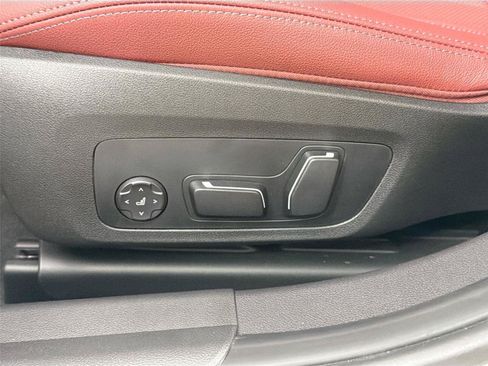 New 2026 BMW 330i Sedan w/ M Sport Package RWD image 18