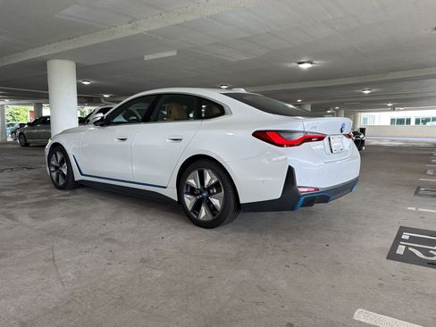 Used 2023 BMW i4 eDrive35 RWD image 3