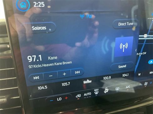 Used 2023 Ford Transit 350 XLT image 16