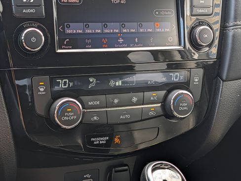 Used 2018 Nissan Rogue SL AWD/4WD image 23