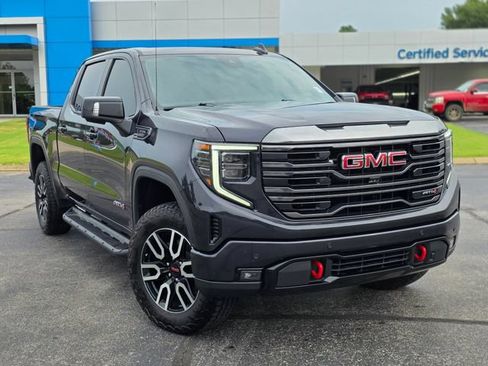 Used 2023 GMC Sierra 1500 AT4 w/ AT4 Premium Package AWD/4WD image 2