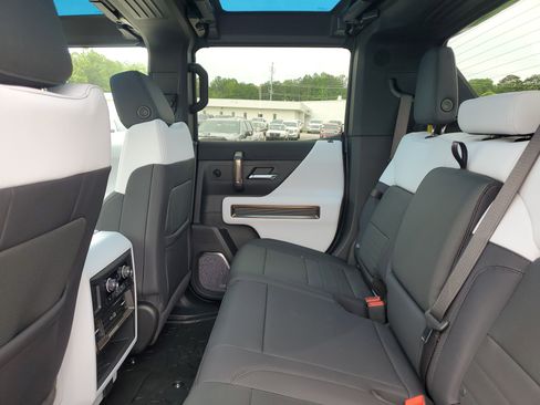 New 2025 GMC Hummer EV 2X image 10