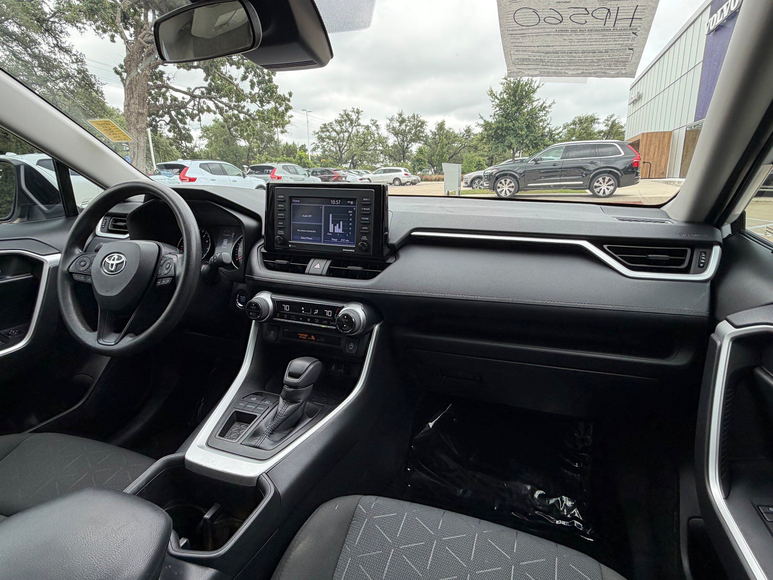 Used 2022 Toyota RAV4 XLE FWD image 13