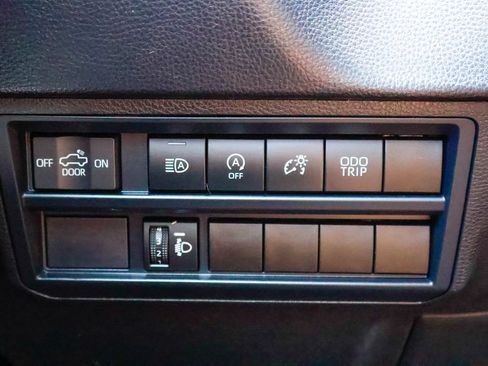 Used 2025 Toyota Tundra SR5 w/ SR5 Premium Package AWD/4WD image 20