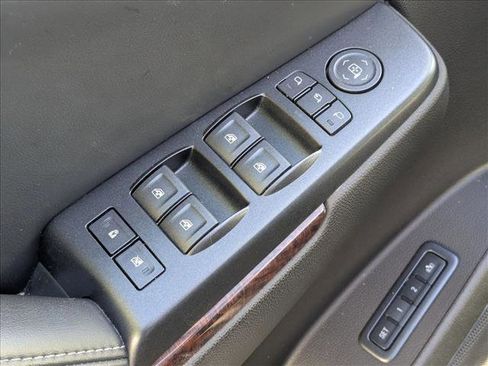 Used 2015 GMC Yukon SLT w/ Open Road Package image 10