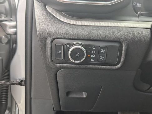 Used 2023 Ford Explorer XLT w/ Equipment Group 202A RWD image 12