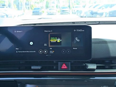 Used 2025 Kia Carnival SX Prestige FWD image 19