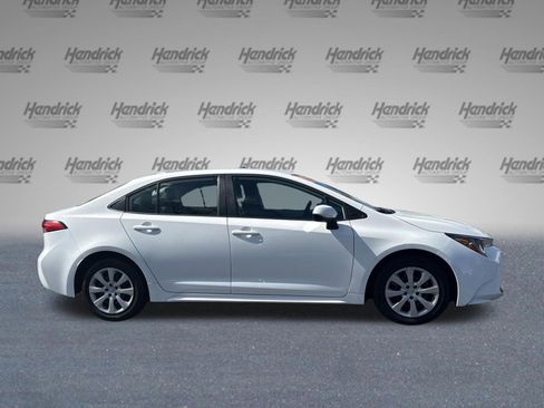 Used 2021 Toyota Corolla LE image 11