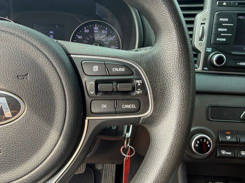Used 2019 Kia Sportage LX AWD/4WD image 12