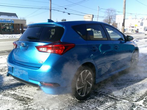 Used 2018 Toyota Corolla iM image 5