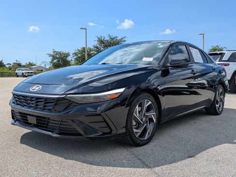 Used 2024 Hyundai Elantra Limited FWD image 9