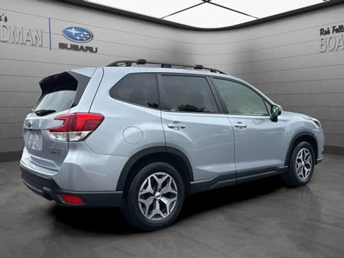 Used 2023 Subaru Forester Premium AWD/4WD image 4