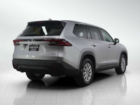 Used 2025 Toyota Grand Highlander XLE image 5