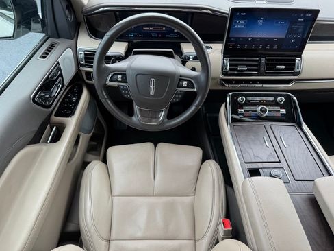 Used 2024 Lincoln Navigator L Reserve AWD/4WD image 16