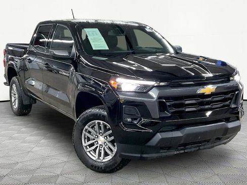Used 2024 Chevrolet Colorado LT w/ LT Convenience Package III image 3