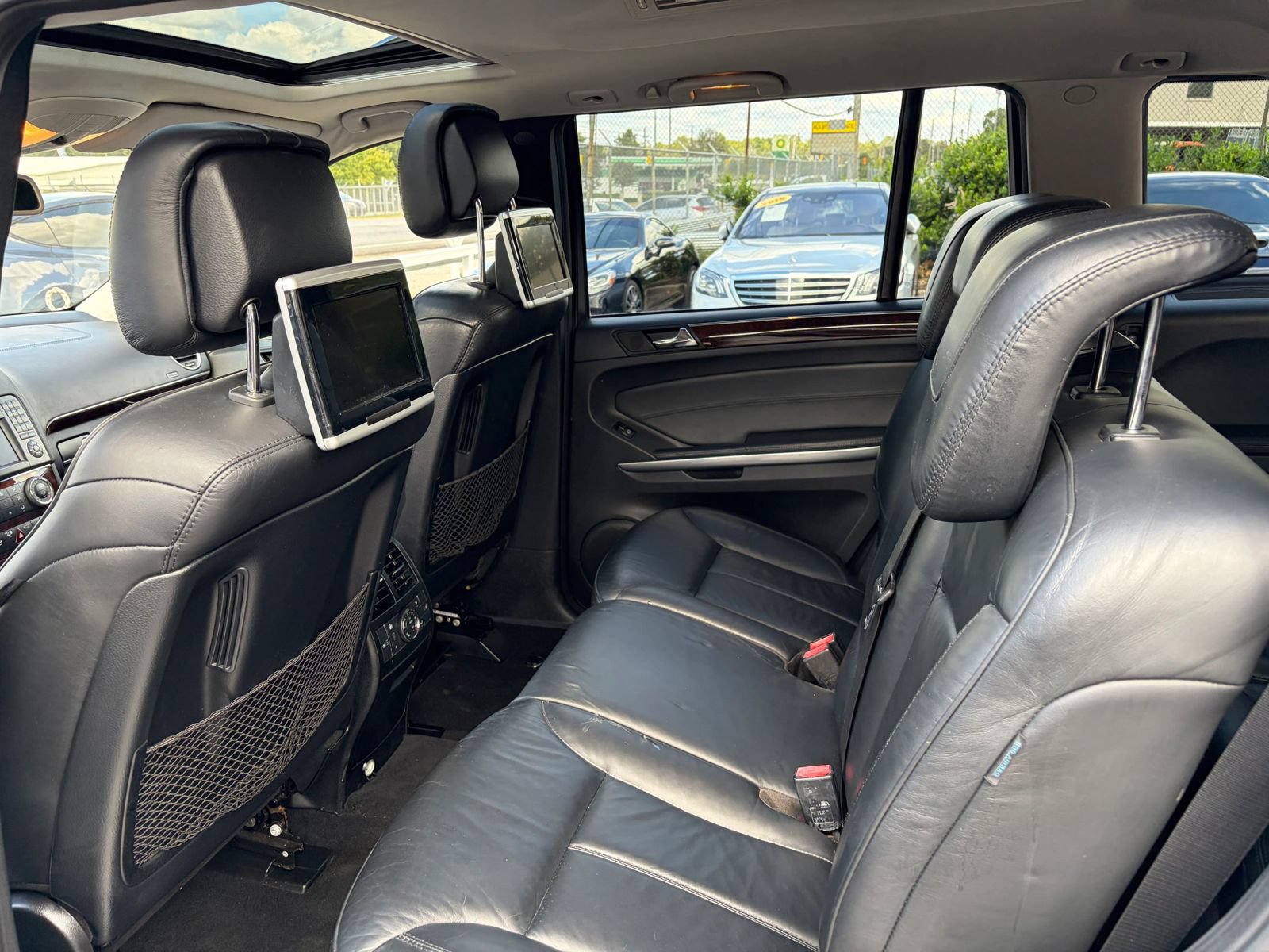 Used 2011 Mercedes-Benz GL 550 4MATIC image 15