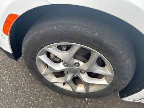 Used 2019 Chrysler Pacifica Touring-L Plus FWD image 2