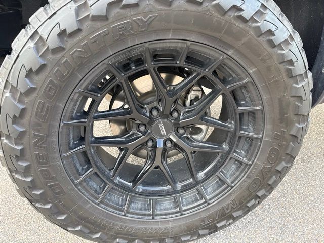 Used 2025 Ford F150 Raptor AWD/4WD image 17