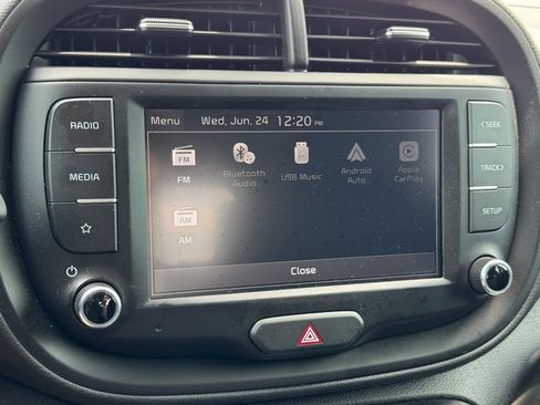 Used 2025 Kia Soul LX FWD image 31