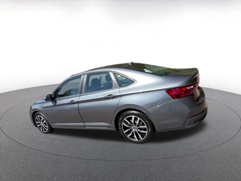 Used 2025 Volkswagen Jetta SE image 10