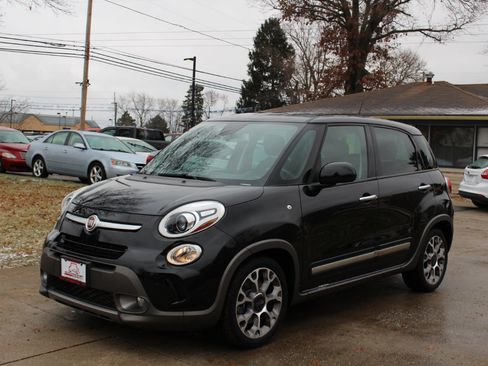 Used 2014 FIAT 500L Trekking w/ Popular Equipment Group image 5