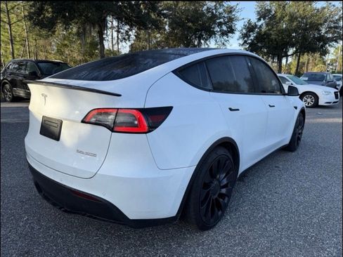 Used 2022 Tesla Model Y Performance image 5