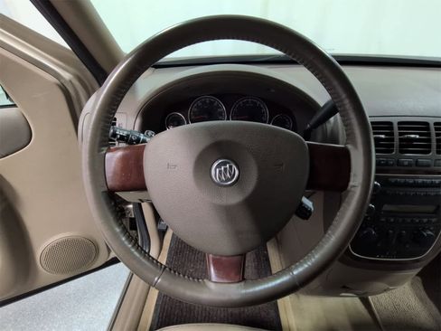 Used 2005 Buick Terraza CX image 23