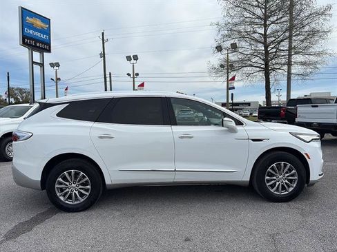 Used 2024 Buick Enclave Premium FWD image 9