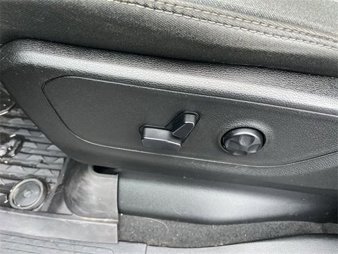 Used 2019 RAM 1500 Big Horn image 12